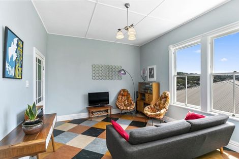 Photo of property in 205 Melbourne Road, Island Bay, Wellington, 6023