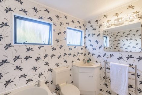 Photo of property in 11 Kea Street, Waikanae, 5036