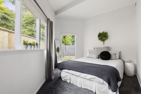 Photo of property in 22 Ashcroft Avenue, Mangere Bridge, Auckland, 2022