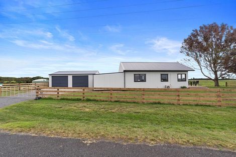 Photo of property in 92 Ohinepanea Road, Pukehina, Te Puke, 3186