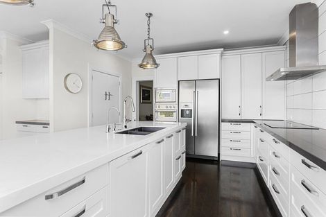 Photo of property in 35 Seaview Avenue, Northcote, Auckland, 0627