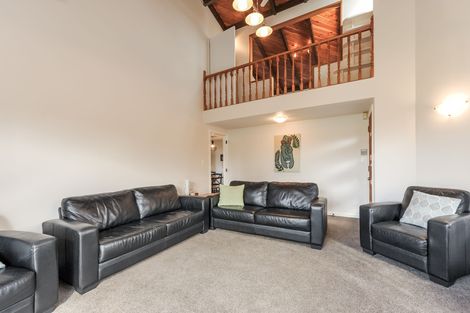 Photo of property in 102 Shaw Road, Oratia, Auckland, 0604