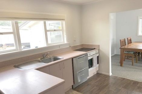 Photo of property in 11 Mangakura Road, Helensville, 0800