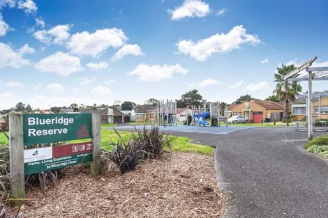 Photo of property in 35 Blueridge Close, Sunnyvale, Auckland, 0612