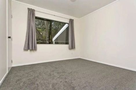 Photo of property in 2/2 Woodall Place, Totara Vale, Auckland, 0627