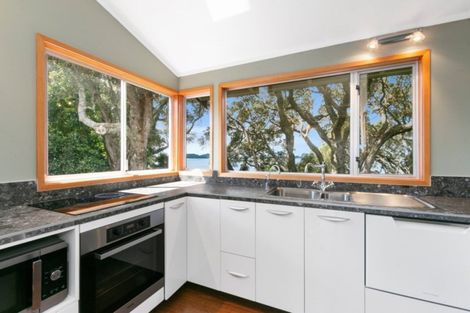 Photo of property in 18 Moana Drive, Tanners Point, Katikati, 3177