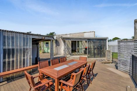 Photo of property in 6 Kawei Road, Ohawe, Hawera, 4671