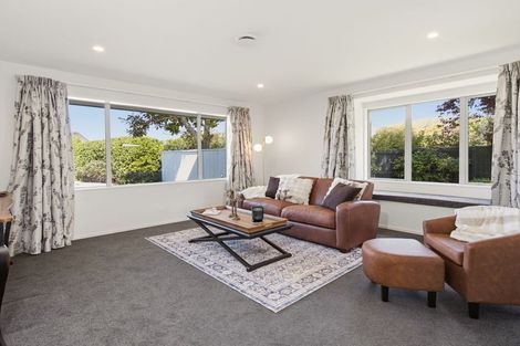 Photo of property in 10 Linkwater Way, Parklands, Christchurch, 8083
