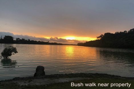 Photo of property in 1/206 Manuka Road, Bayview, Auckland, 0629