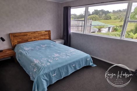 Photo of property in 9 Whaka Street, Maungaturoto, 0520