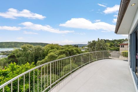 Photo of property in 8a Kiriwai Road, Paremata, Porirua, 5024