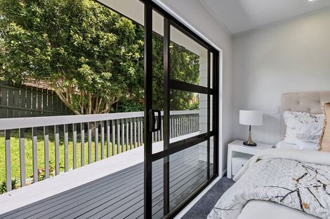 Photo of property in 2/20 Bronzewing Terrace, Unsworth Heights, Auckland, 0632