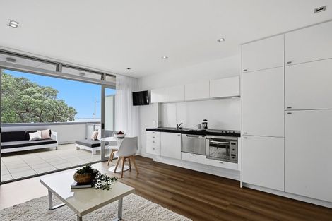 Photo of property in Ocean Breeze Apts, 7107/87 Clyde Road, Browns Bay, Auckland, 0630