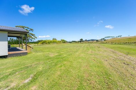 Photo of property in 20 Journeys End, Tapora, 0977