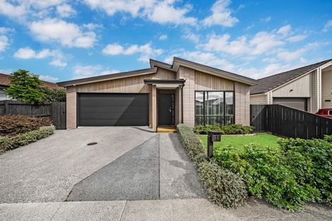 Photo of property in 12 Tarras Road, Kumeu, 0810