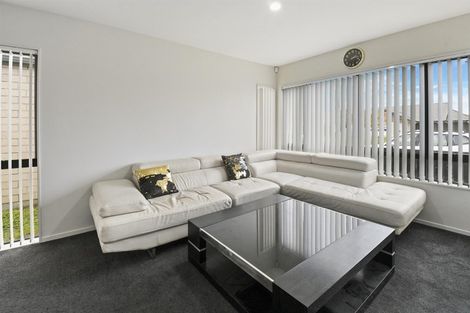 Photo of property in 27 Kotuku Crescent, Takanini, 2112