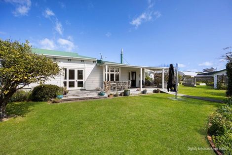 Photo of property in 27 Sackville Street, Martinborough, 5711