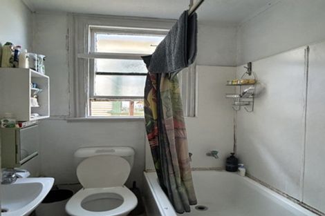 Photo of property in 70 Fairlie Terrace, Kelburn, Wellington, 6021