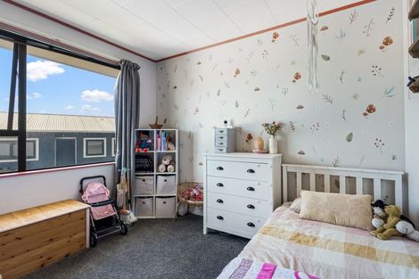 Photo of property in 13 Tahurangi Place, Spotswood, New Plymouth, 4310