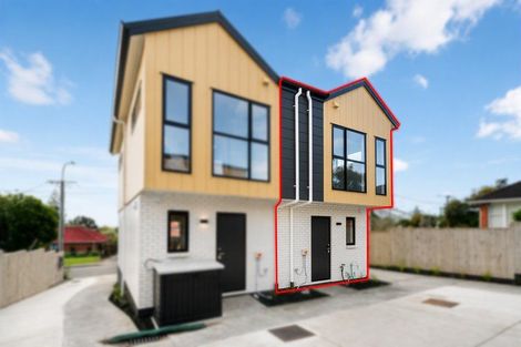 Photo of property in 2/28 Vodanovich Road, Te Atatu South, Auckland, 0610