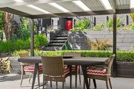 Photo of property in 11 Janice Place, Mount Pleasant, Christchurch, 8081