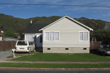 Photo of property in 34 Shearer Crescent, Naenae, Lower Hutt, 5011