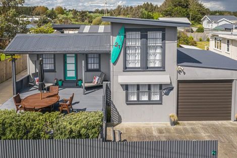 Photo of property in 21 Ruanui Street, Himatangi Beach, Foxton, 4891