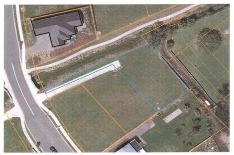 Photo of property in 19 Victoria Street, Coromandel, 3506