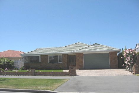 Photo of property in 14 Rue De La Mare, Parklands, Christchurch, 8083