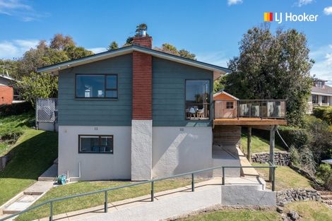 Photo of property in 100 Easther Crescent, Kew, Dunedin, 9012