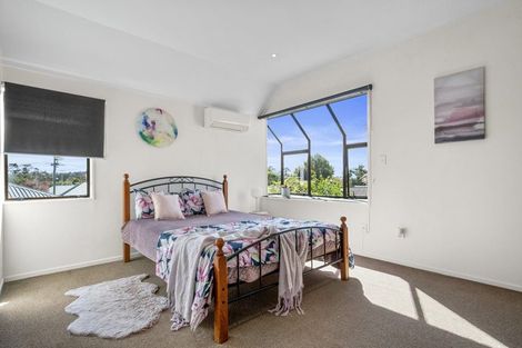 Photo of property in 1/283 Royal Road, Massey, Auckland, 0614