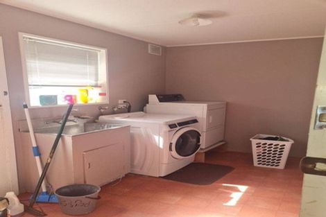 Photo of property in 1 Hurworth Place, College Estate, Whanganui, 4500