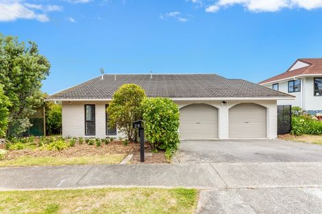 Photo of property in 28 Mercury Way, Whitby, Porirua, 5024