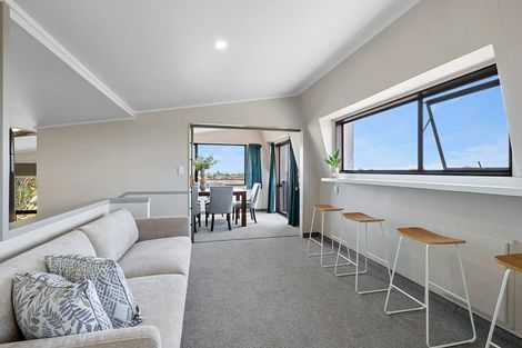 Photo of property in 8 Julian Place, Westown, New Plymouth, 4310