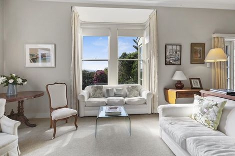 Photo of property in 10 Wesley Road, Kelburn, Wellington, 6012