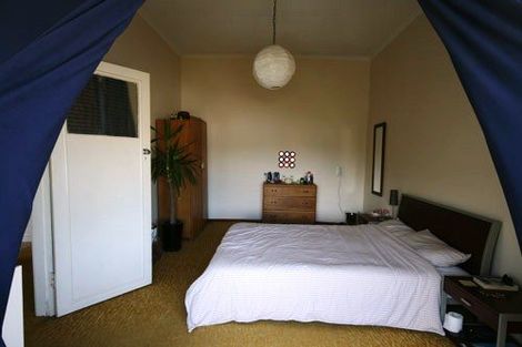 Photo of property in 17 Scarborough Terrace, Mount Victoria, Wellington, 6011