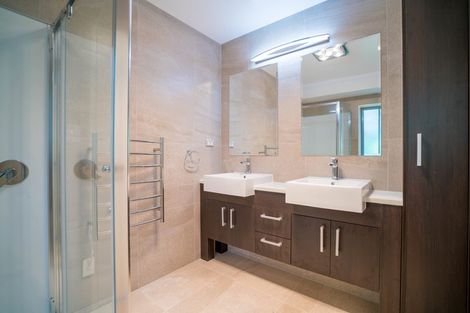 Photo of property in 52a Ennis Avenue, Pakuranga Heights, Auckland, 2010