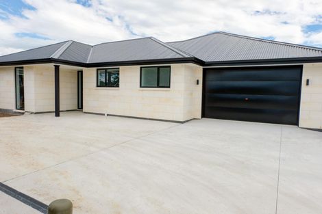 Photo of property in 11 Royal Oak Crescent, Holmes Hill, Oamaru, 9401