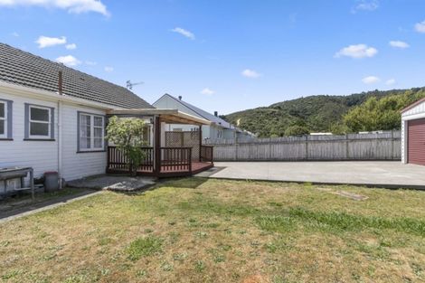 Photo of property in 150 Waddington Drive, Naenae, Lower Hutt, 5011