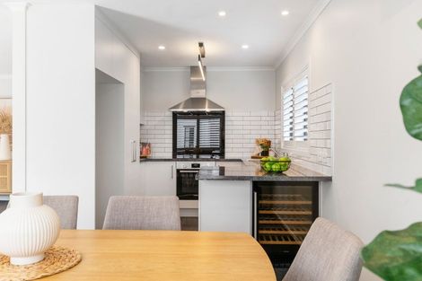 Photo of property in 11 Poplar Grove, Ebdentown, Upper Hutt, 5018