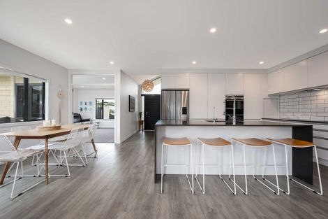 Photo of property in 12 Benmore Place, Poraiti, Napier, 4112