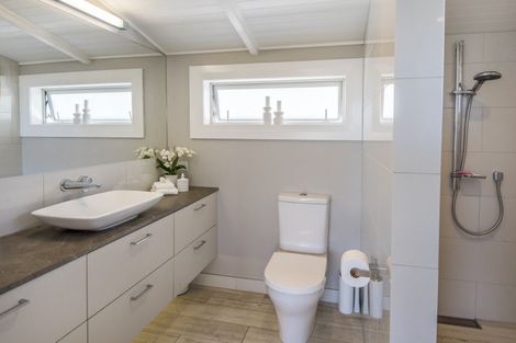 Photo of property in 120 Aberdeen Road, Campbells Bay, Auckland, 0620