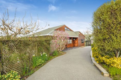 Photo of property in 102 Shaw Road, Oratia, Auckland, 0604