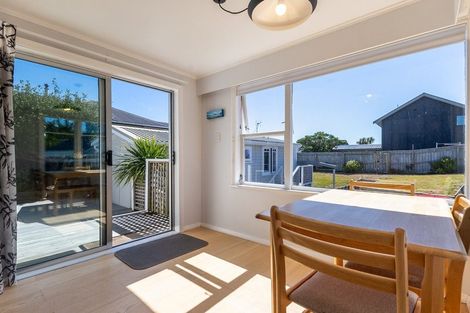 Photo of property in 71 Golf Road, Paraparaumu Beach, Paraparaumu, 5032