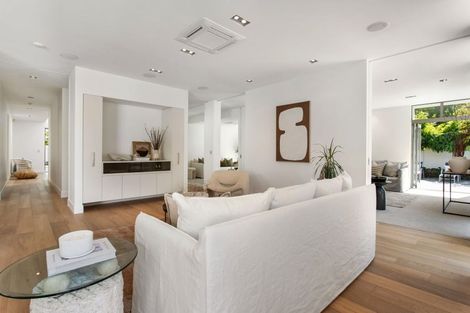 Photo of property in 43 Totara Street, Fendalton, Christchurch, 8041