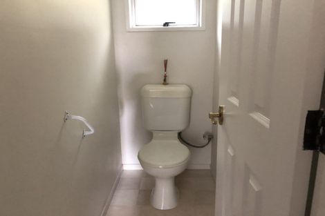 Photo of property in 17 Witbrock Crescent, Burnside, Christchurch, 8053