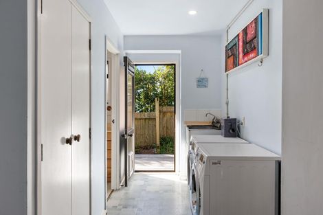 Photo of property in 41 Barrier View Road, Leigh, 0985