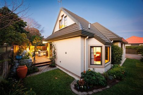 Photo of property in 12a Montgomery Terrace, Hokowhitu, Palmerston North, 4410