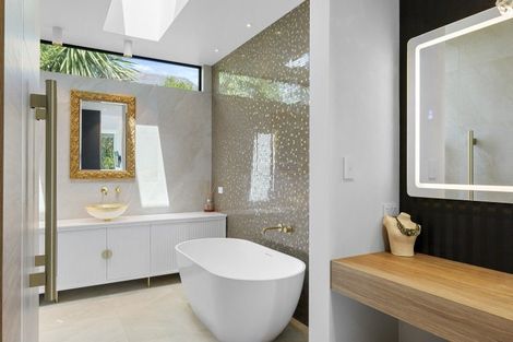 Photo of property in 32 Queens Avenue, Merivale, Christchurch, 8014