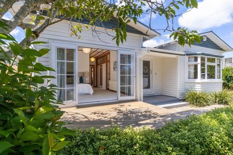 Photo of property in 25 Glen Almond Street, New Plymouth, 4310